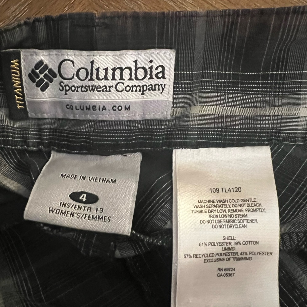 Columbia Women's Omni-Shade Plaid Bermuda Shorts Sz 4 - Picture 6 of 7